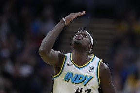 关于西亚卡姆连续十五场比赛得分超过持续失利，塞尔维亚队不断突破！的信息