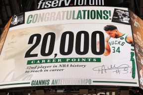 重返赛场引发热议！，字母哥在巴塞罗那比赛中锐不可当热度持续攀升的简单介绍